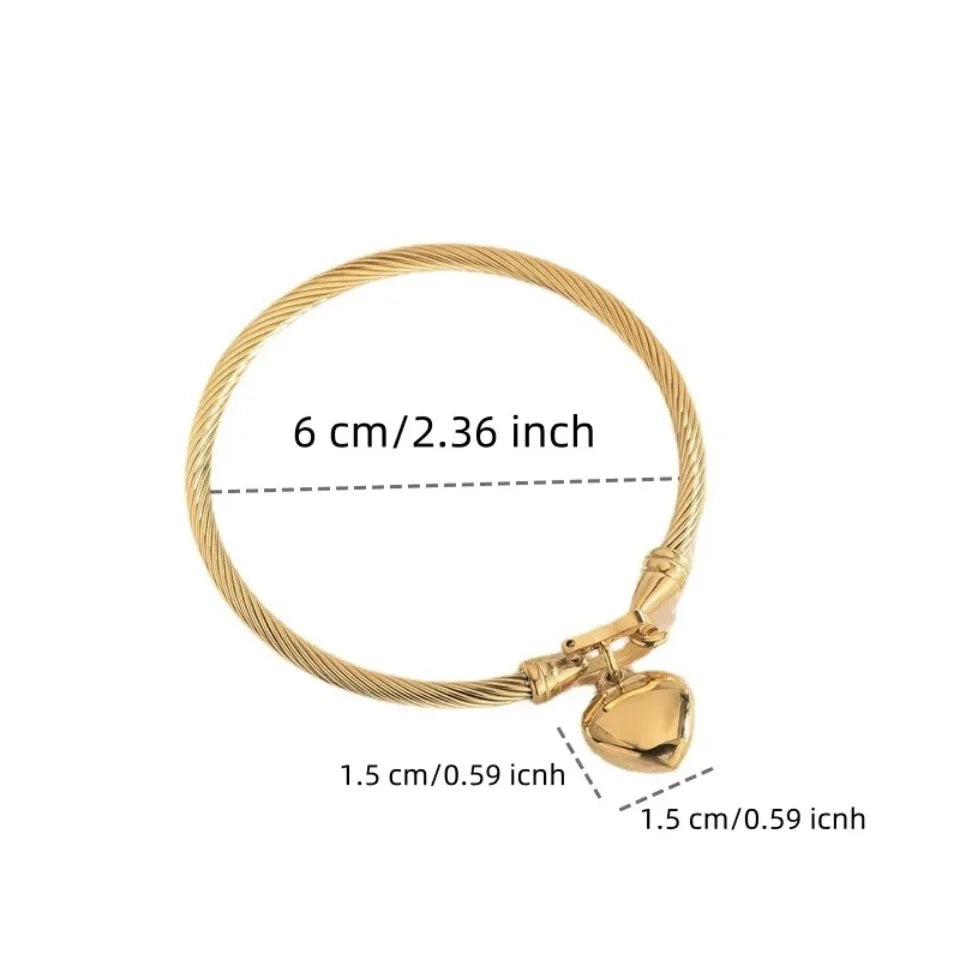 Amore – Gold Heart Pendant Bangle Bracelet