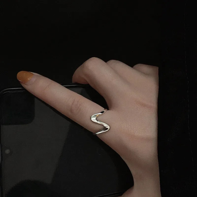 Vega – Geometric Wave Adjustable Ring