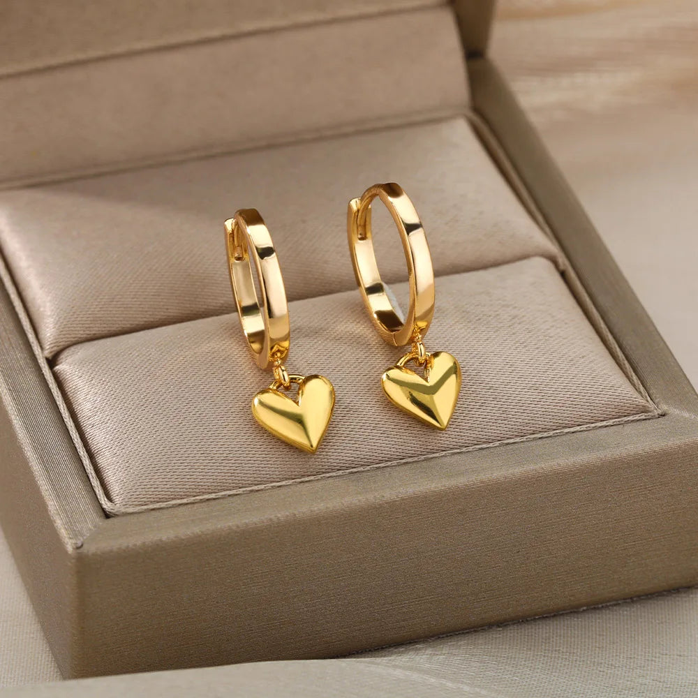 Amore – Vintage Gold Heart Earrings