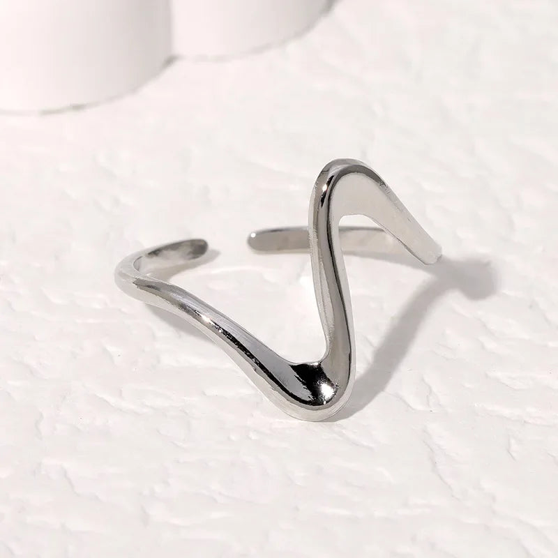Vega – Geometric Wave Adjustable Ring