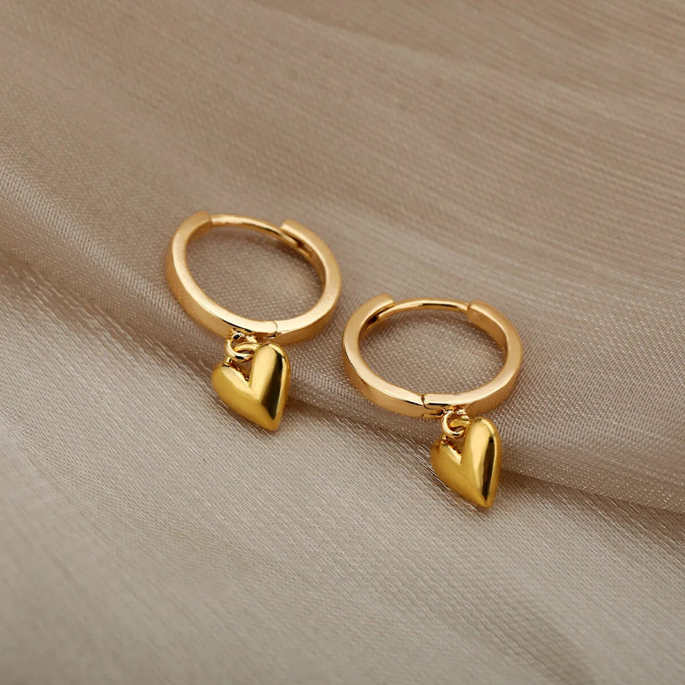Amore – Vintage Gold Heart Earrings