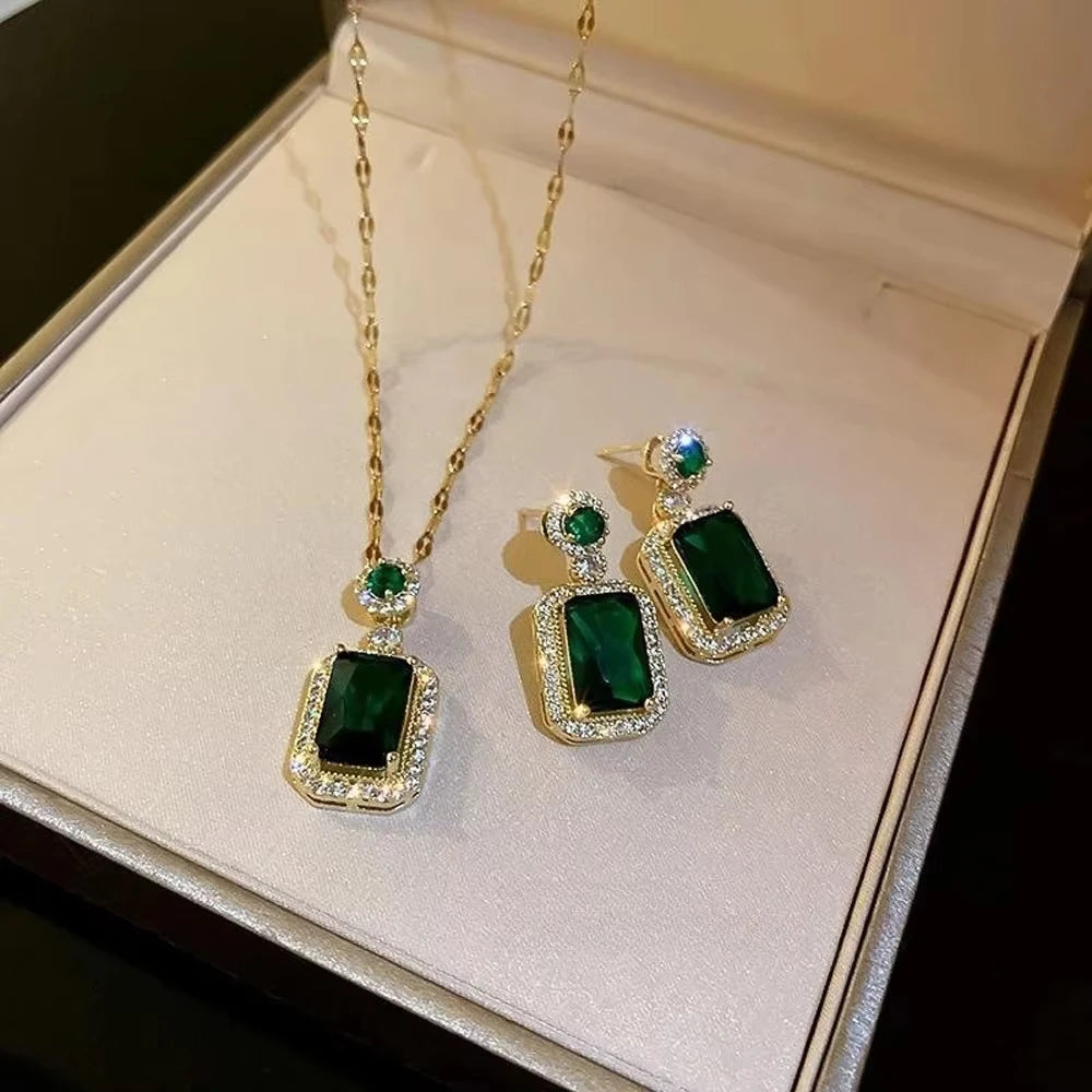 Solara – Classic Women's Three-Piece Jewelry Set