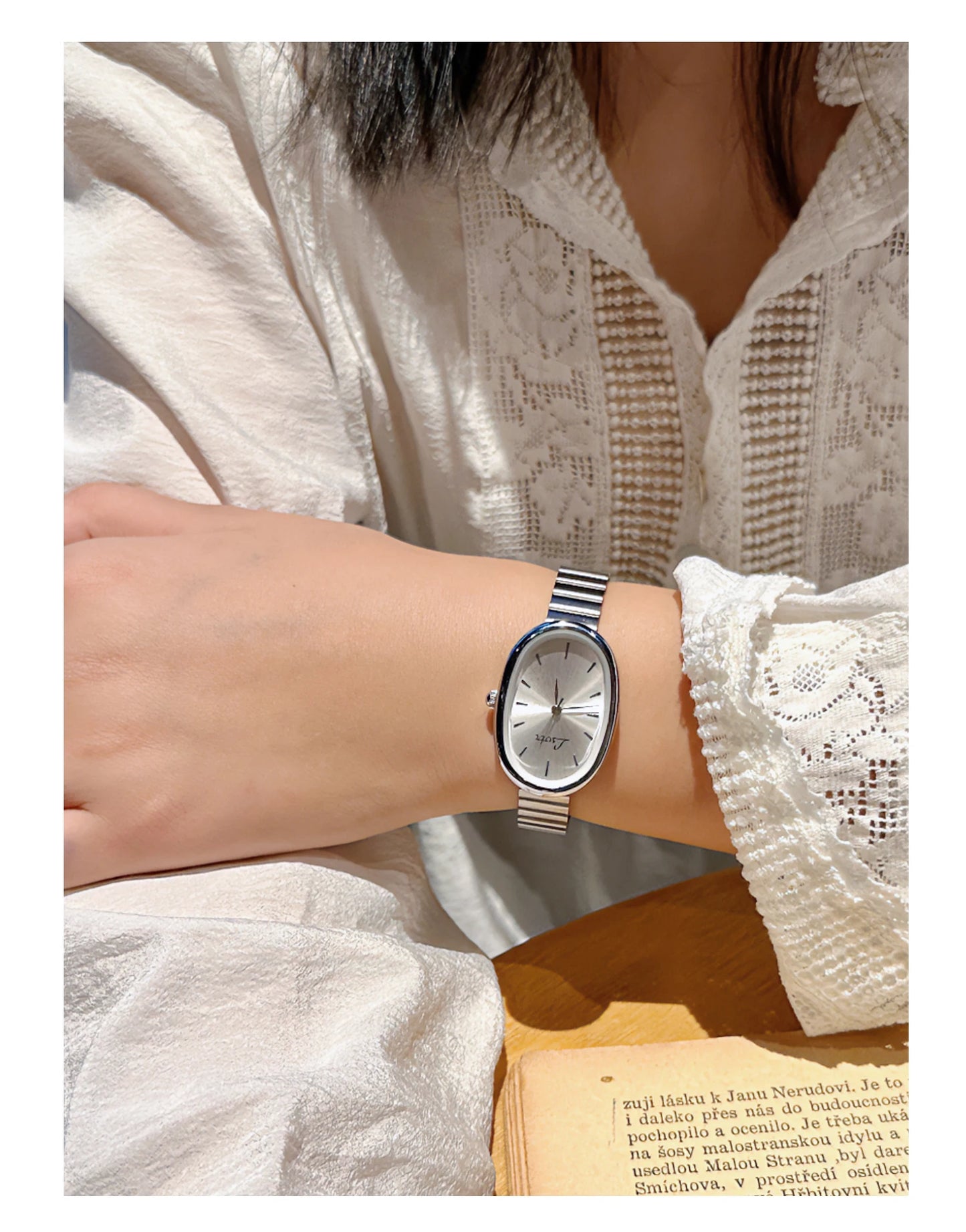 Eterna – Elegant Gold Bracelet Quartz Watch