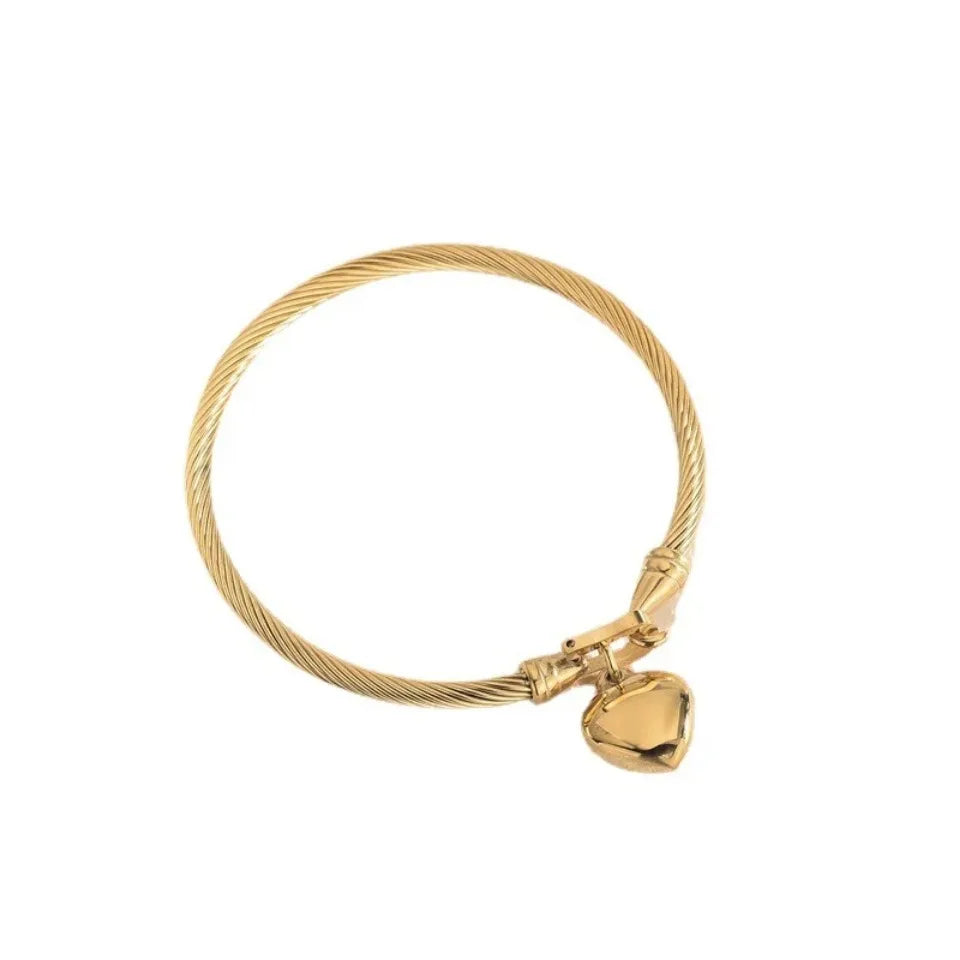 Amore – Gold Heart Pendant Bangle Bracelet