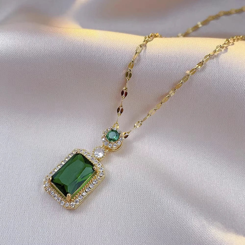 Solara – Classic Women's Three-Piece Jewelry Set