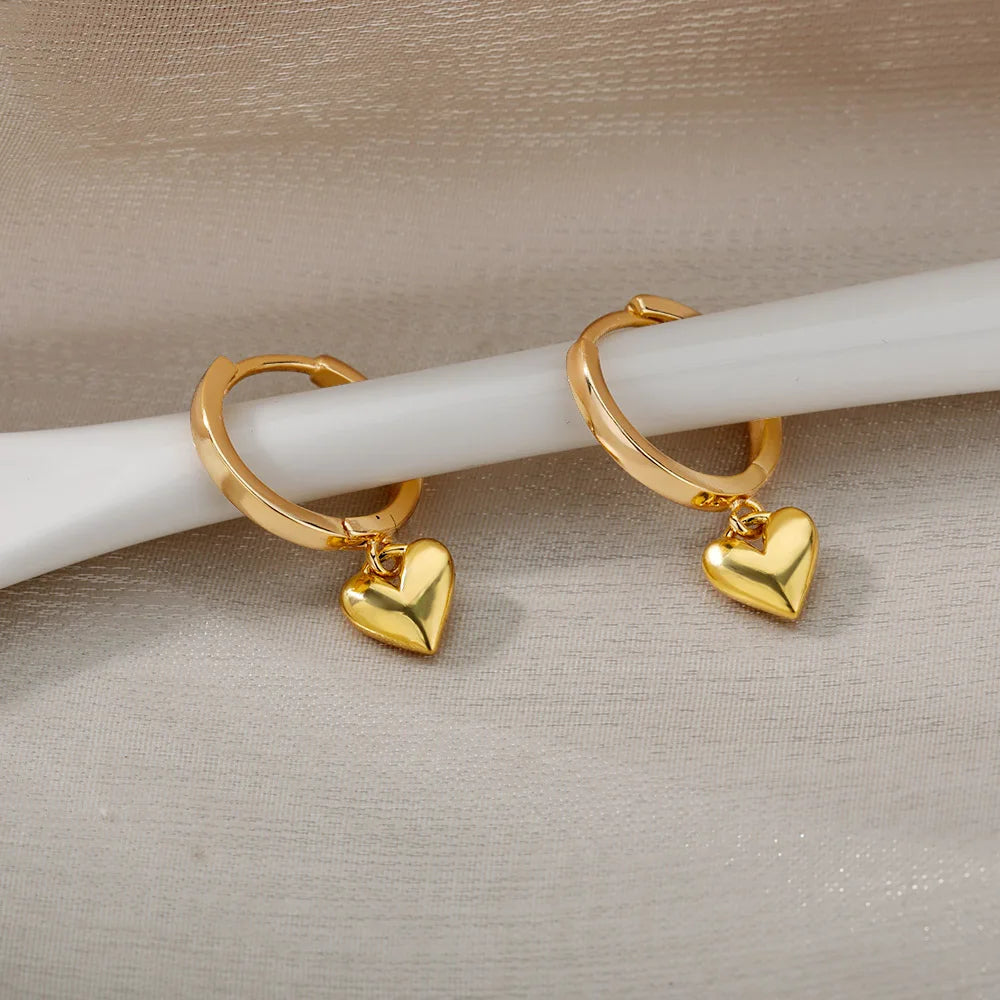 Amore – Vintage Gold Heart Earrings