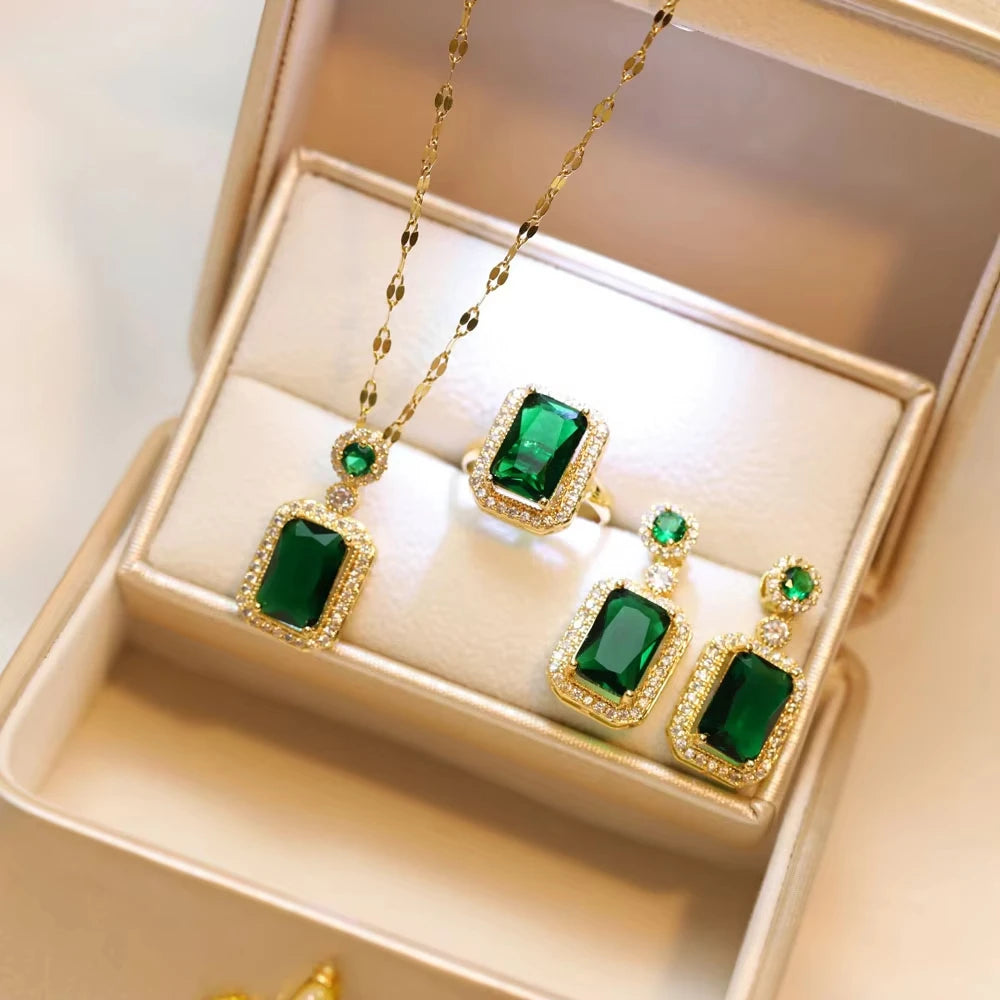 Solara – Classic Women's Three-Piece Jewelry Set