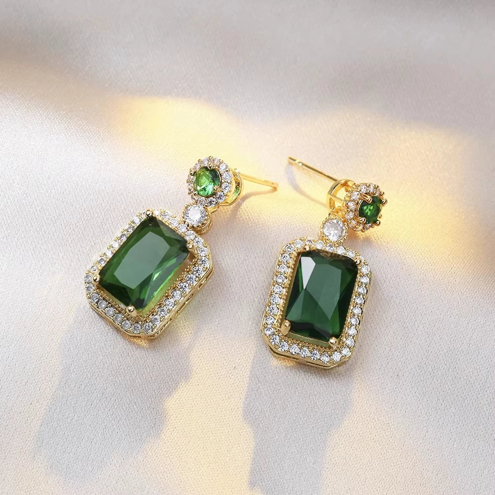 Solara – Classic Women's Three-Piece Jewelry Set