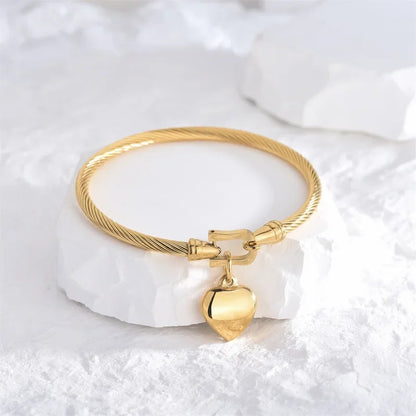 Amore – Gold Heart Pendant Bangle Bracelet