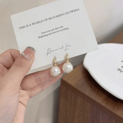 Pearl Elegance – Gold Hoop Earrings