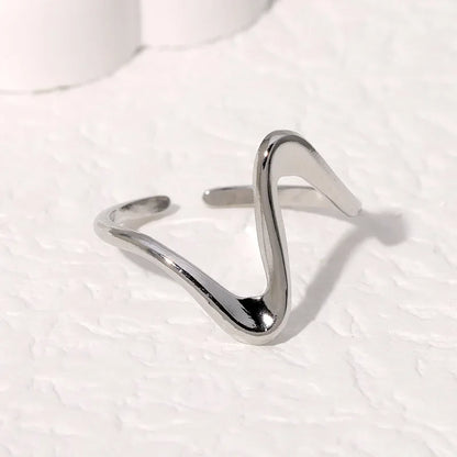 Vega – Geometric Wave Adjustable Ring